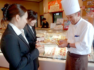 お店へ取材訪問
